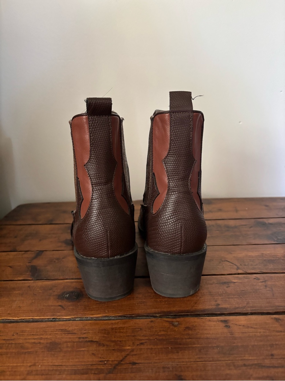 Coconuts by Matisse Two-Tone Brown Western Chelsea Booties - Picture 3 of 4